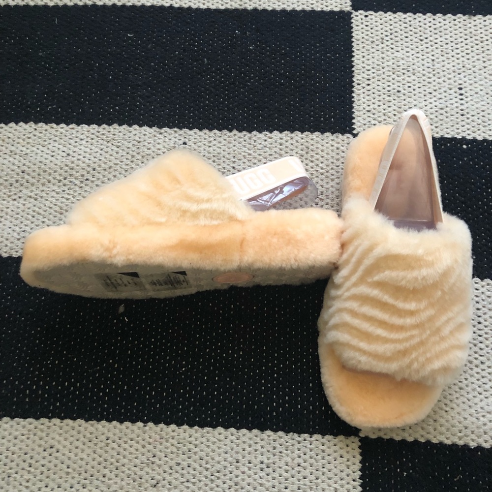 UGG fluff yeah wavy slippers